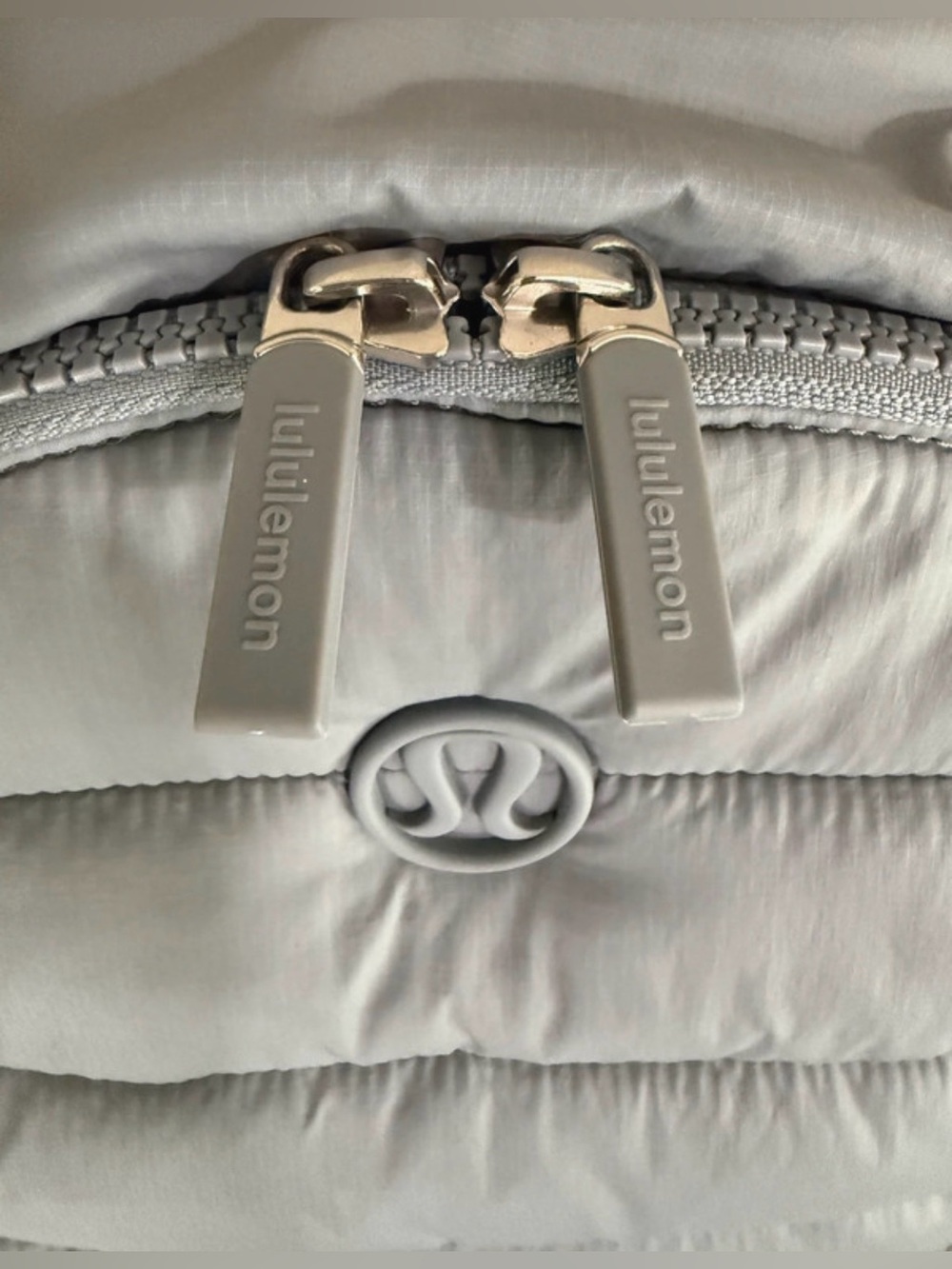 ๐ Lululemon Puffy Backpack - Picture 5 of 12